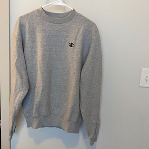Men’s Champion crewneck sweatshirt (medium)